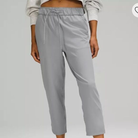 Lululemon Women’s gray Stretch High-Rise Crop pull on pants casual size 6 - GUC - Picture 2 of 15